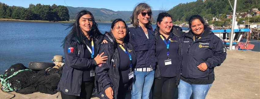 Cuatro mujeres atienden oficina de Sernapesca en caleta de La Araucanía