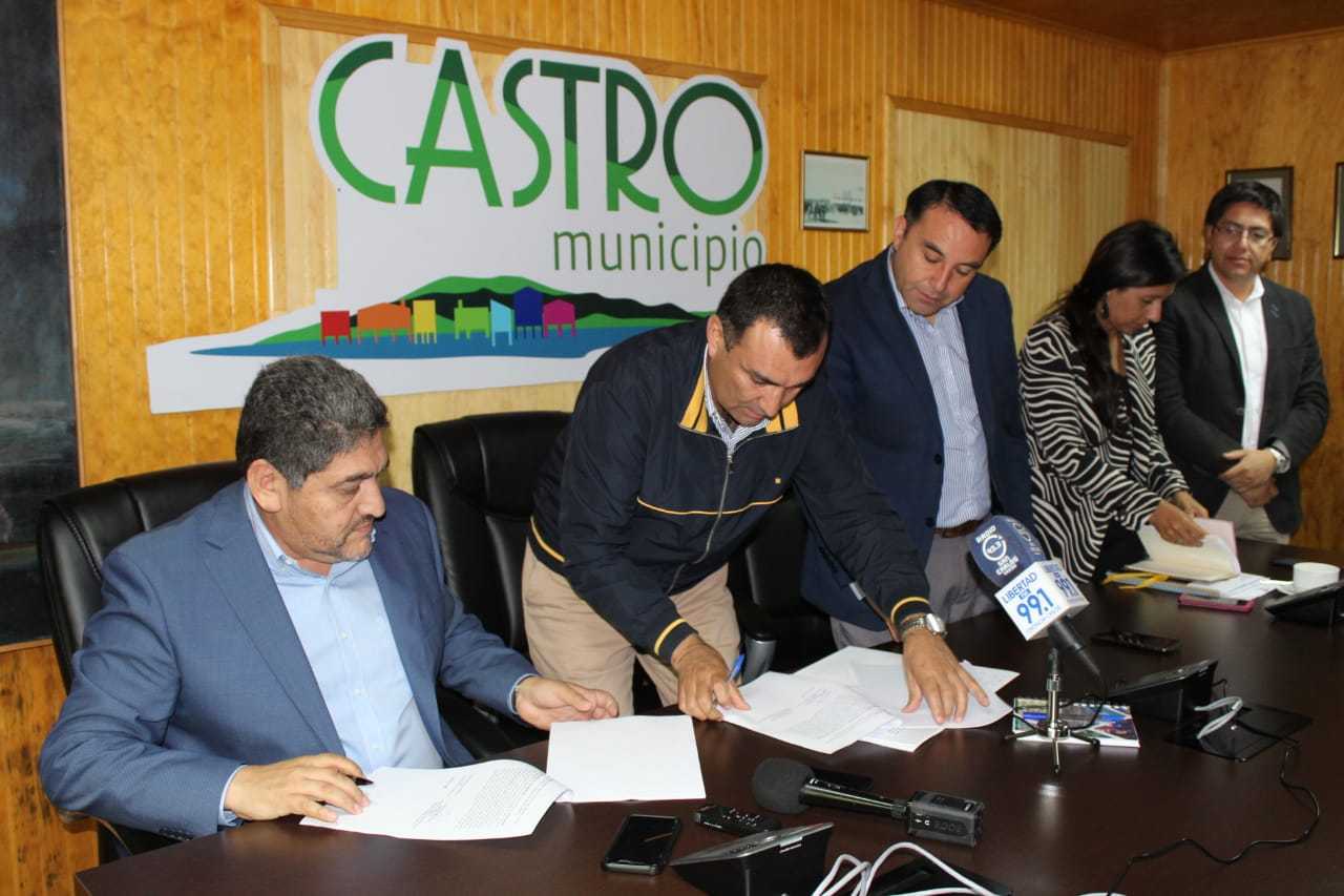 AMSUR y la USACh se asocian para estudios en pos de gestiones para residuos en Chiloé