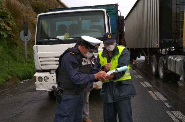 Sernapesca entrega información sobre trámites de transporte de trabajadores y camiones