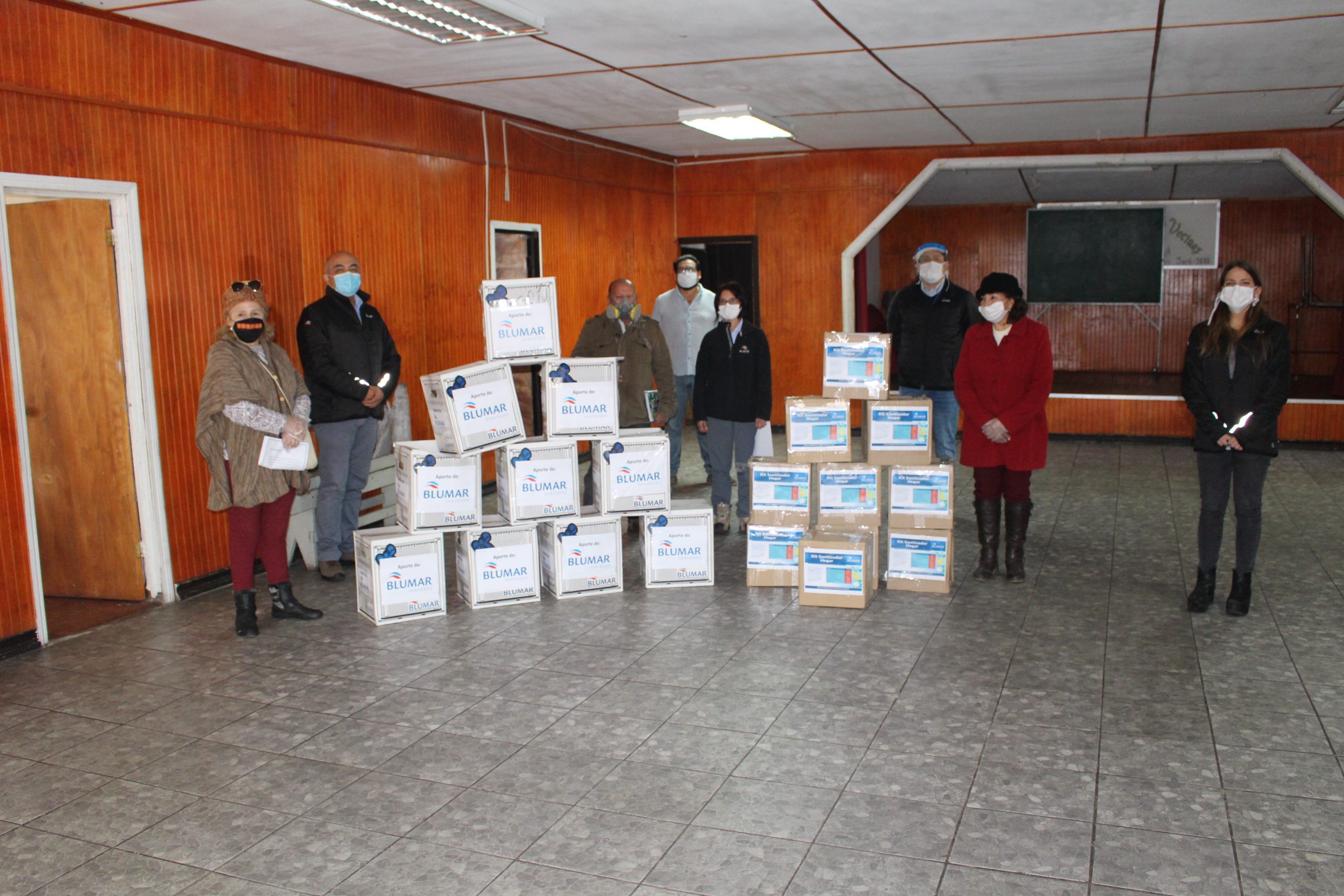 En San Vicente: Blumar entrega kit sanitarios y cajas con alimentos