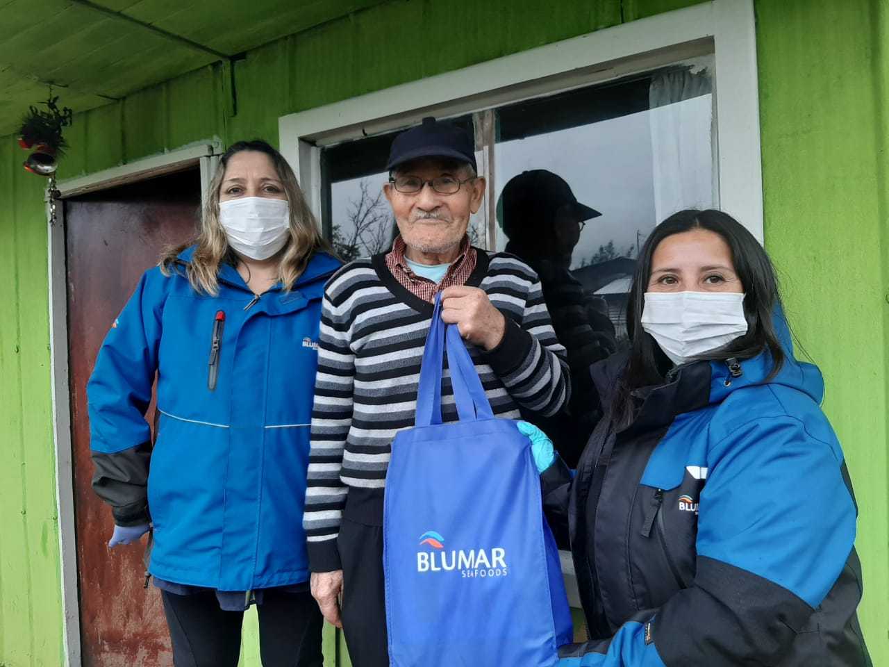 Salmonicultora entrega kits sanitarios en la comuna de Puerto Aysén