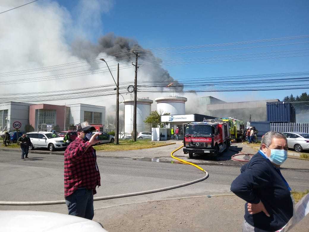 Camanchaca reubicará a trabajadores de planta incendiada en Talcahuano