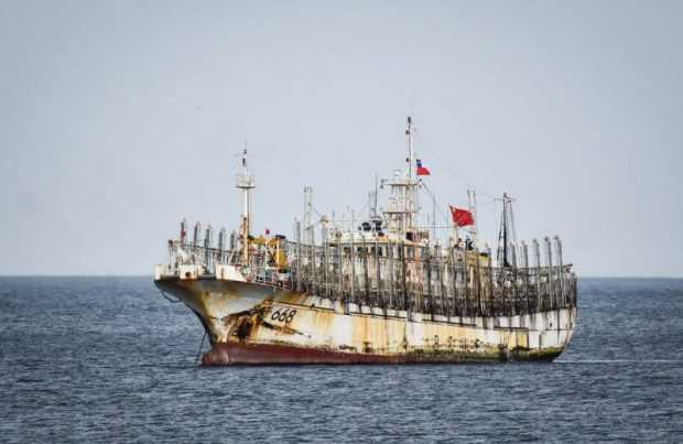 [+FOTOS] La Armada entrega nuevos antecedentes del paso de los pesqueros chinos por Chile