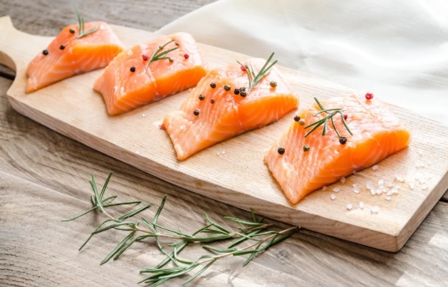 AquaBounty anuncia la primera cosecha de su salmón transgénico y recibe aprobación para venta en Brasil