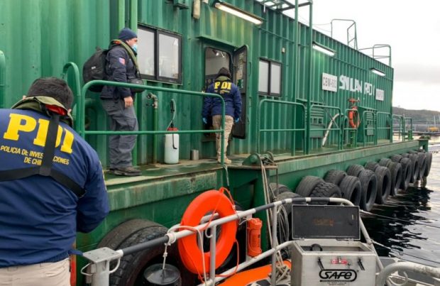 Fiscalizan centros de cultivo de salmón en Magallanes (foto: Armada de Chile)