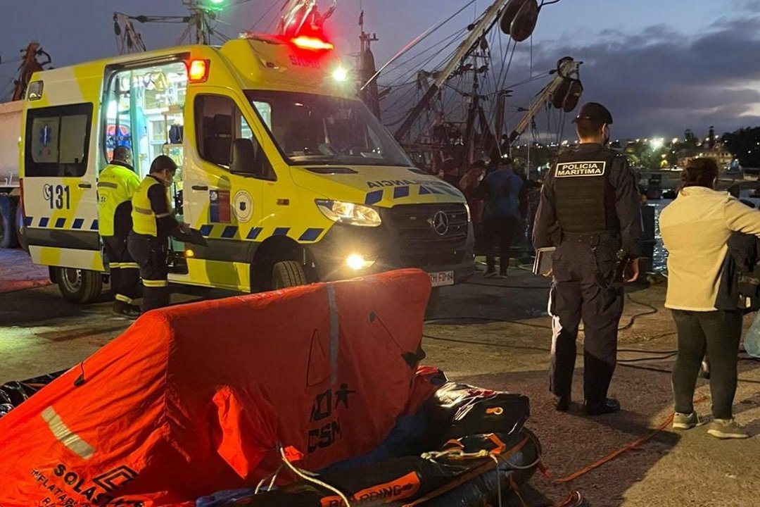 Autoridad Marítima participó en rescate de lancha que naufragó en Caldera