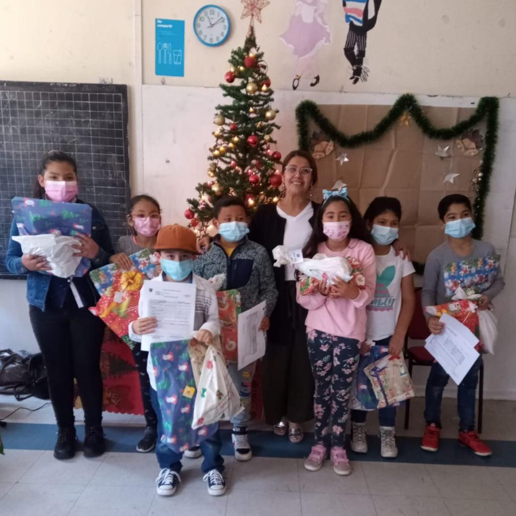 Orizon entregó más de mil bolsas navideñas en Coquimbo y Coronel