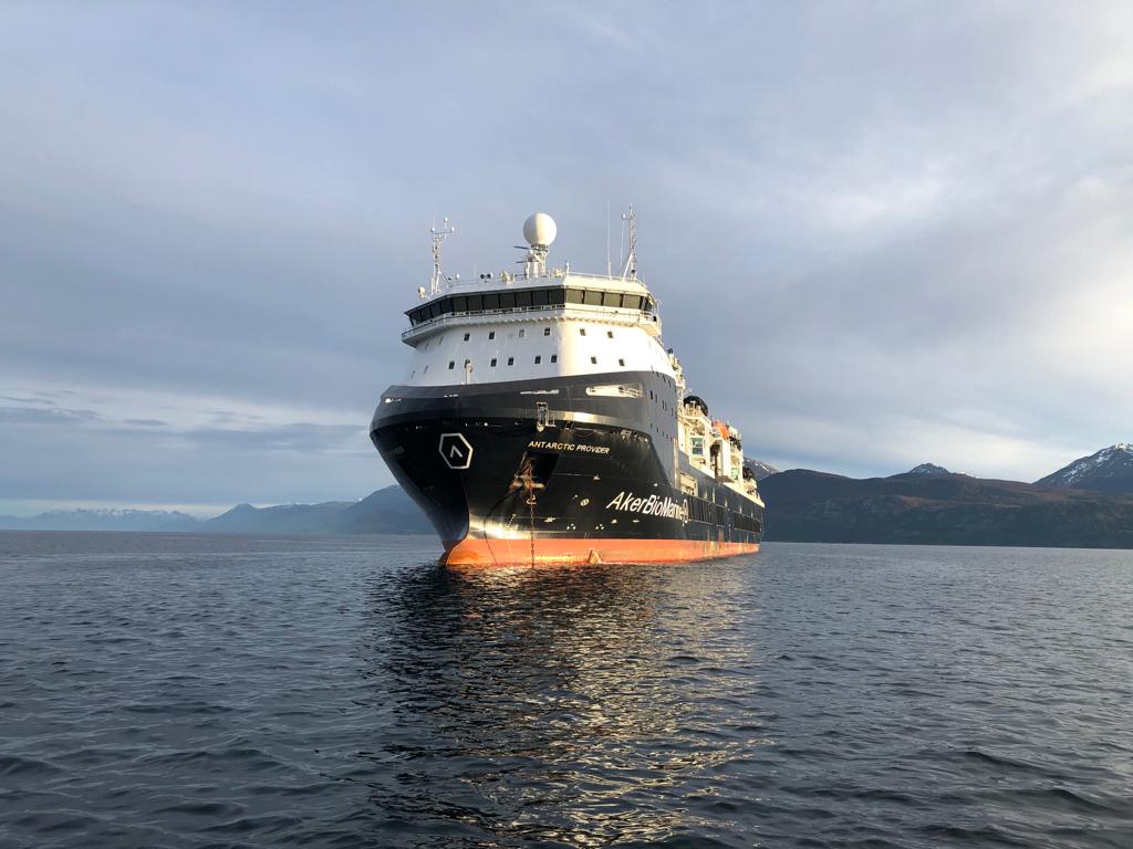 Sernapesca y Armada fiscalizaron motonave proveniente de aguas subantárticas