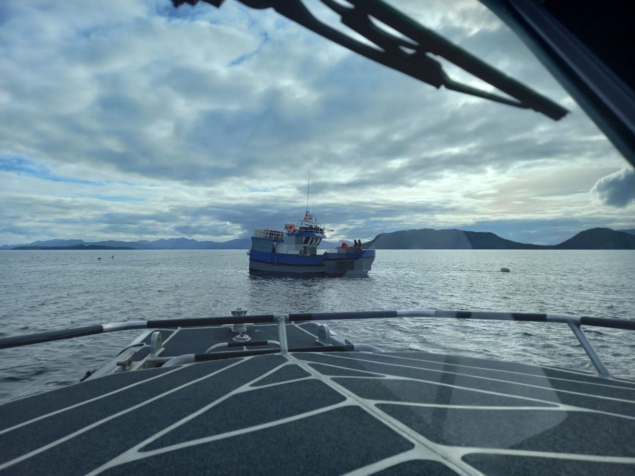 Incautan 4,6 toneladas de recursos a embarcación de Los Lagos en Aysén