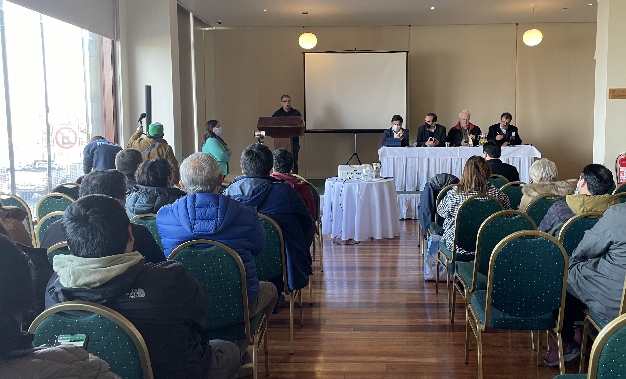 Puerto Montt: Multisindical del Salmón realizó nuevo diálogo para profundizar en propuesta de Constitución