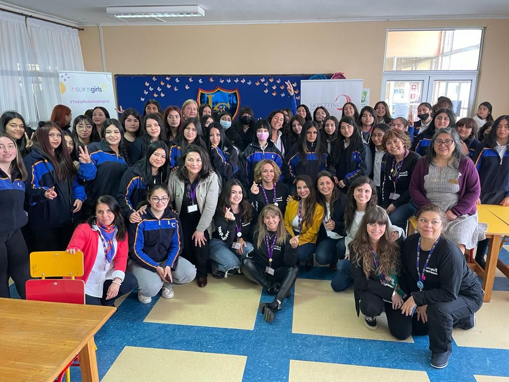 Más de 200 jóvenes participaron en talleres de empoderamiento de Skretting e Inspiring Girls Chile