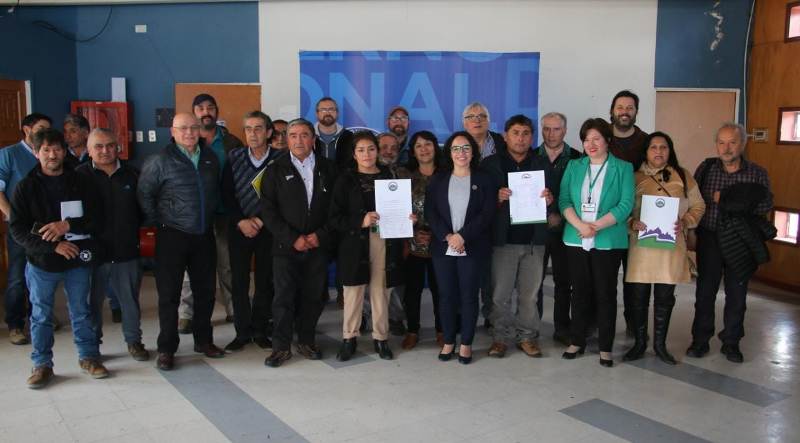 Región de Aysén: Firman acuerdo que aborda regionalización de recursos pesqueros