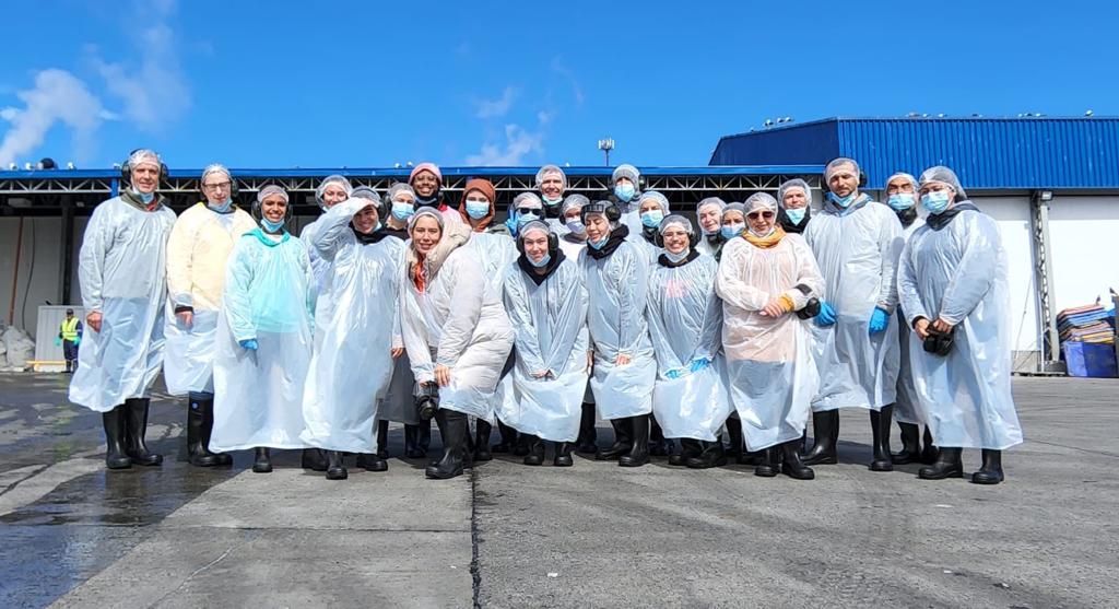 Estudiantes de universidad Top 50 en EE.UU. visitaron planta de St. Andrews en Chiloé