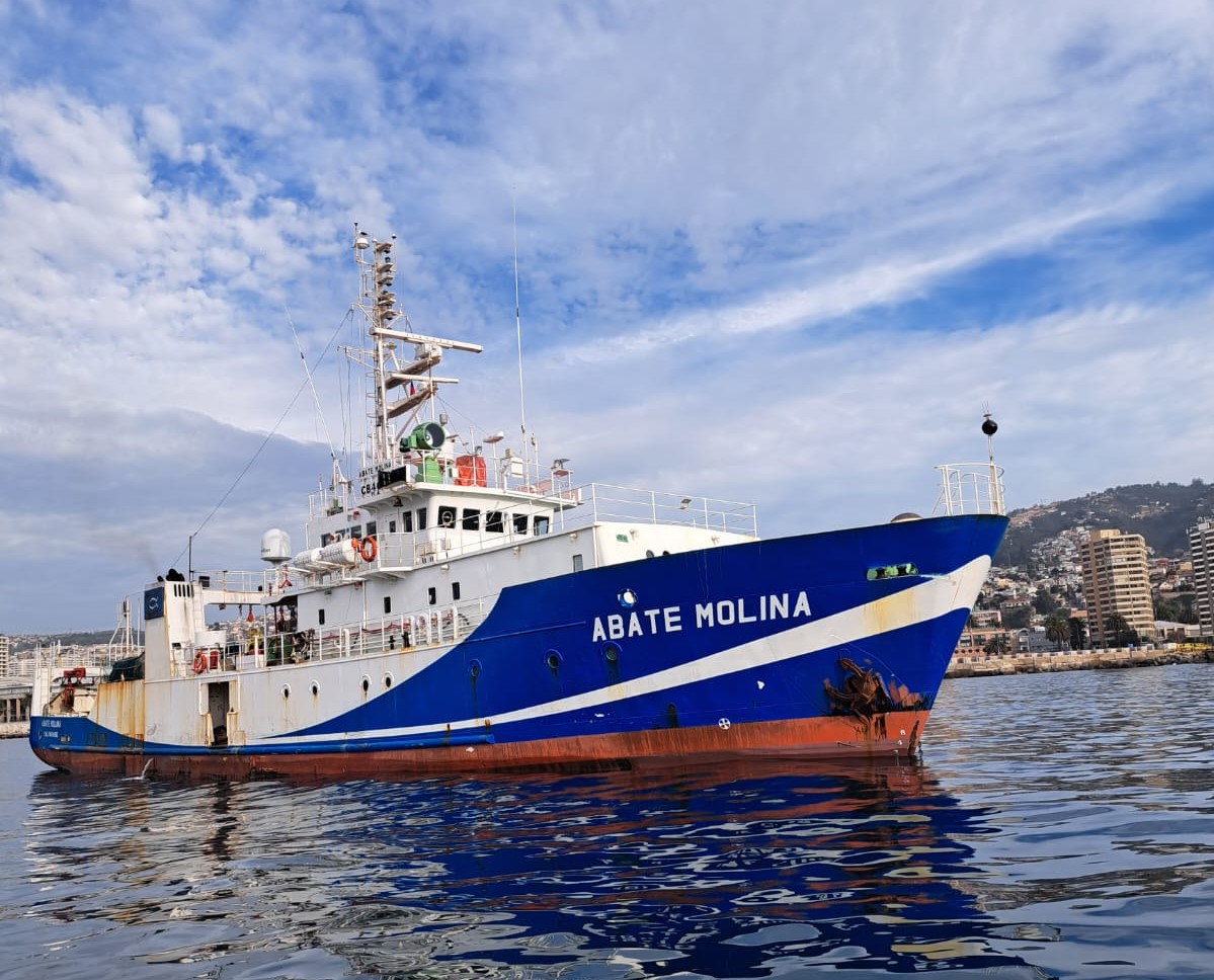 Buque Científico Abate Molina zarpó a investigar el jurel entre las regiones de Valparaíso y Los Lagos