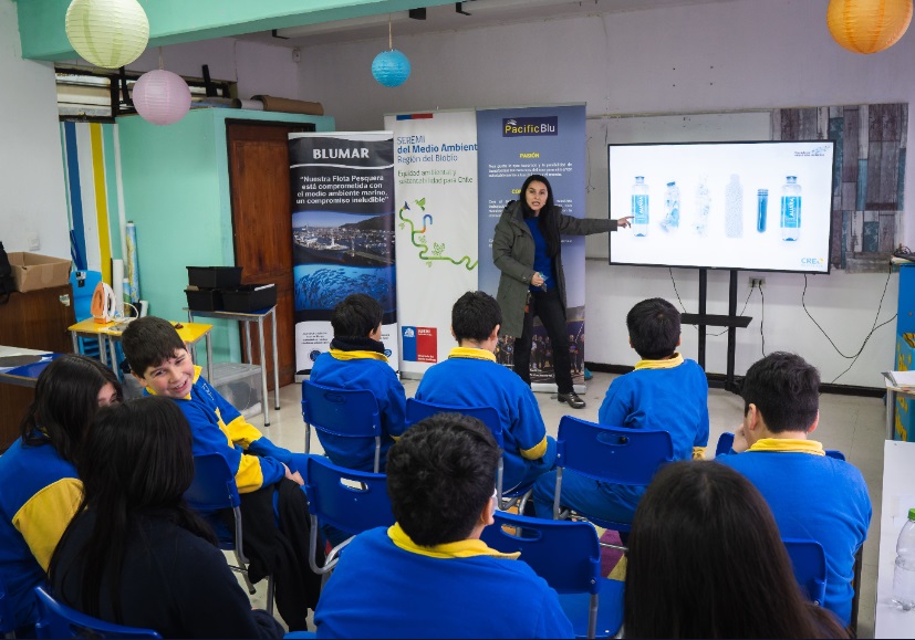 Escolares de Talcahuano aprendieron de reciclaje y reutilización de residuos gracias a PacificBlu