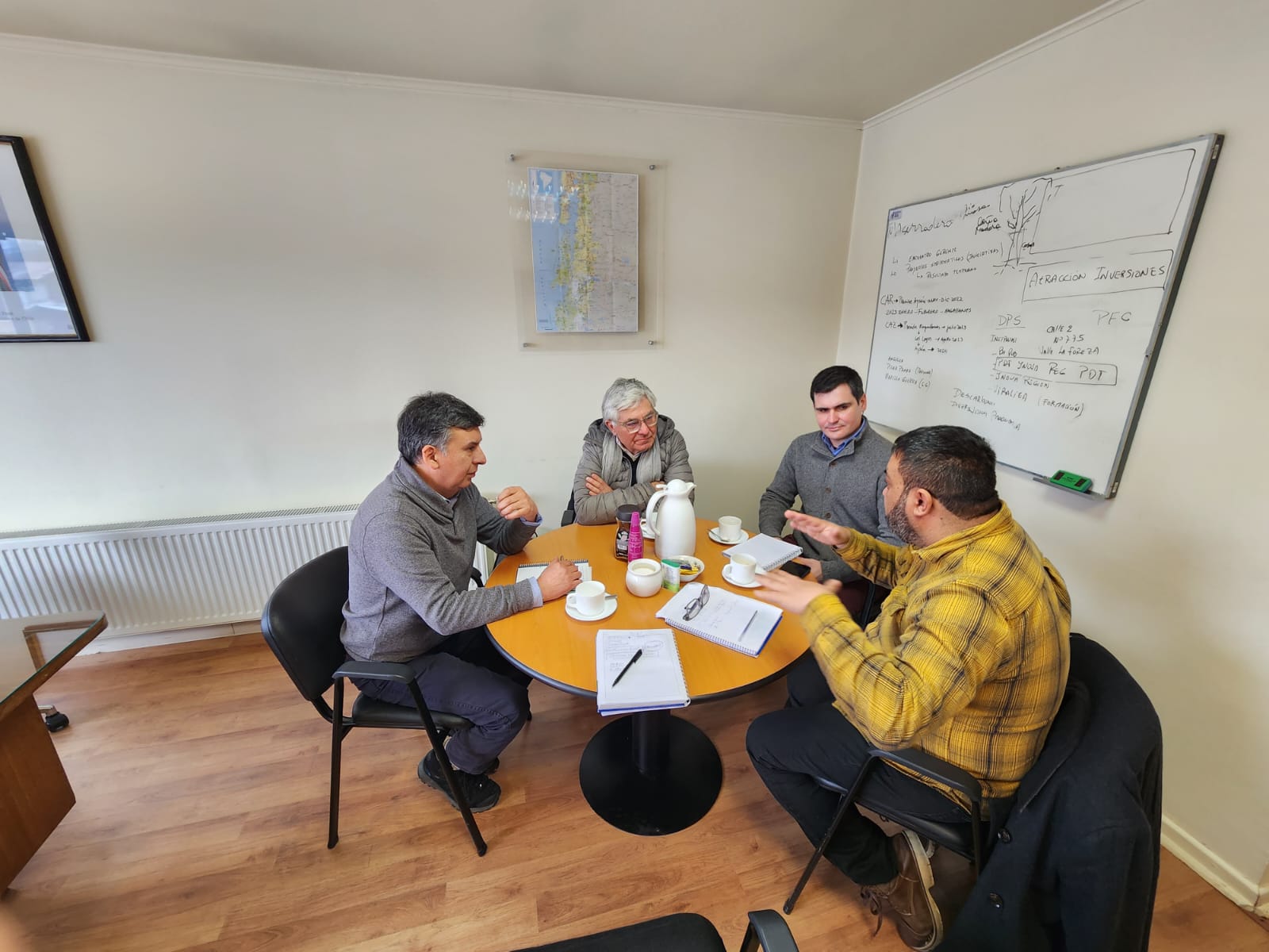 SalmonChile se reúne con autoridades de Aysén para abordar desarrollo de salmonicultura