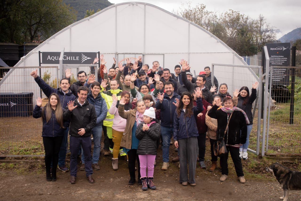 AquaChile entrega primer invernadero sustentable comunitario a mujeres de Aysén
