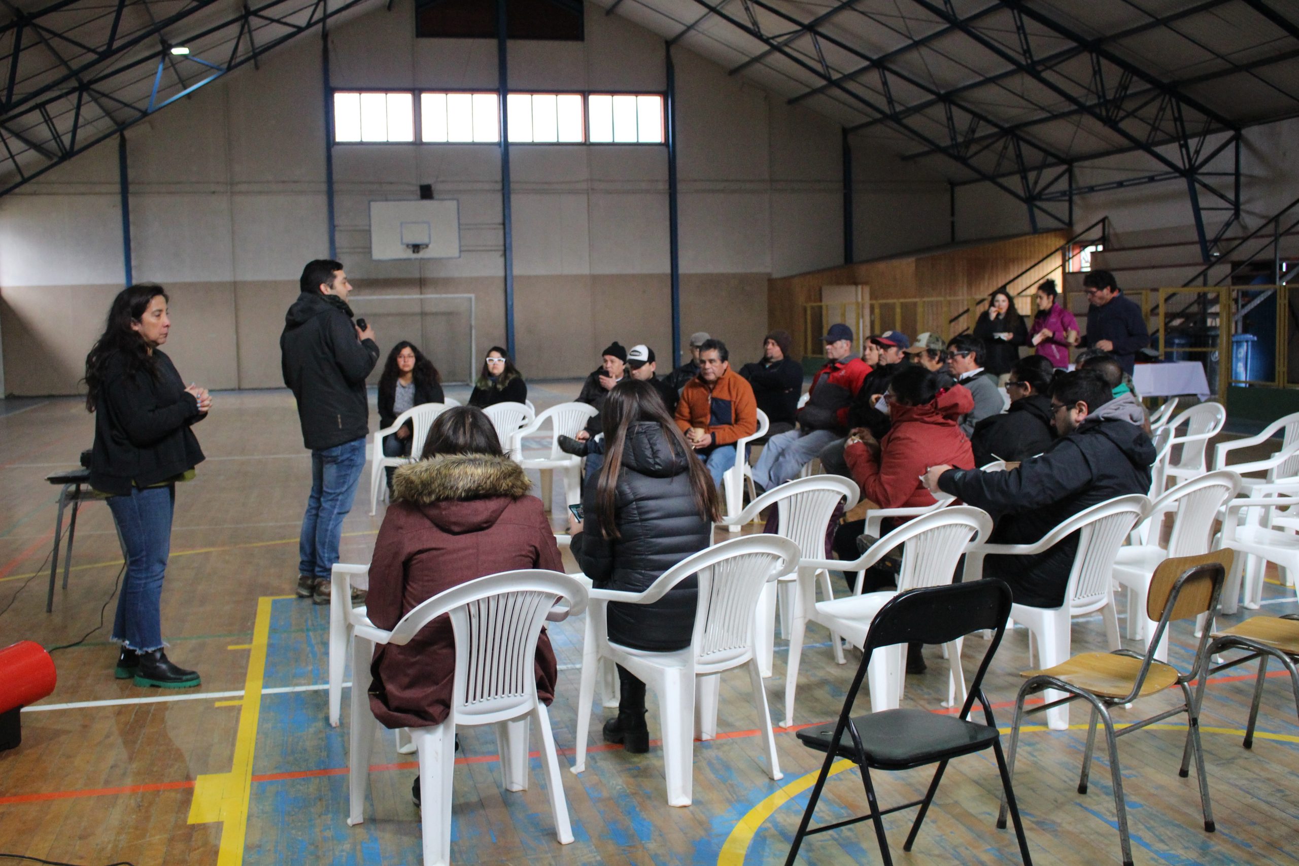 Mitilicultores conversan sobre los desafíos y oportunidades de la industria en Hualiahué