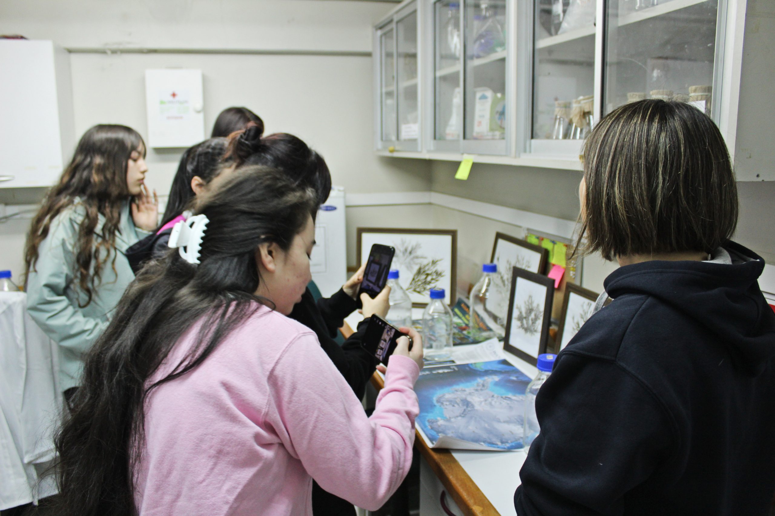 Investigadoras i~mar inspiran a escolares en el ámbito científico