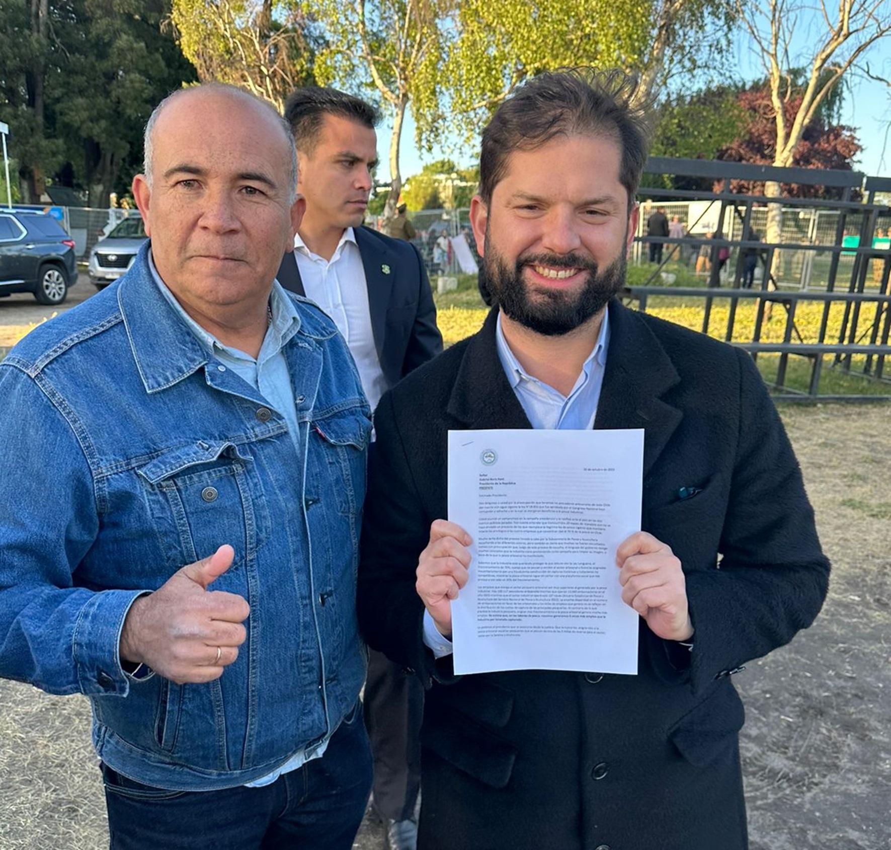 Pescadores artesanales entregan carta a Presidente Boric en Concepción