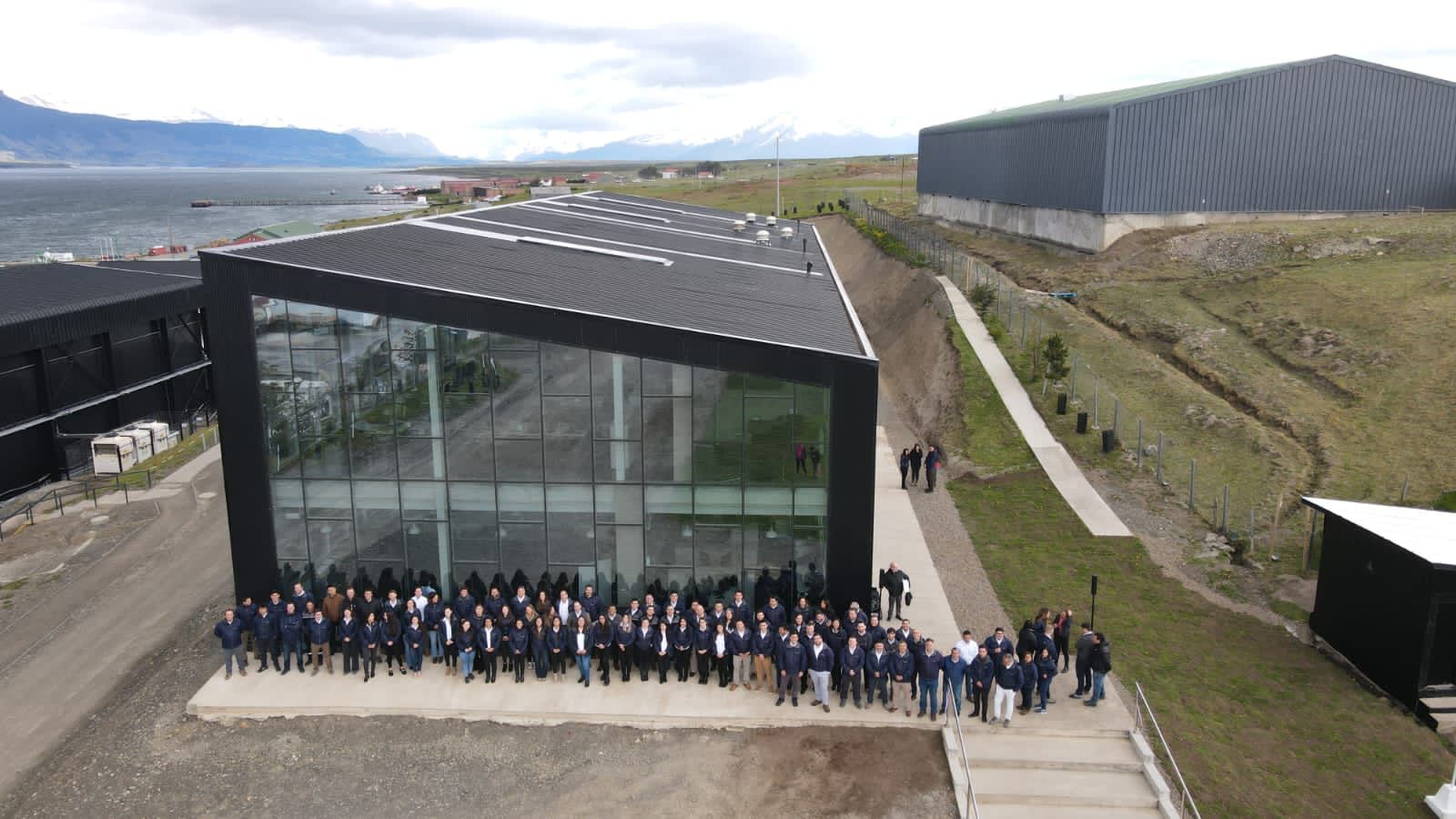 AquaChile inaugura nuevo edificio de servicios en Puerto Natales
