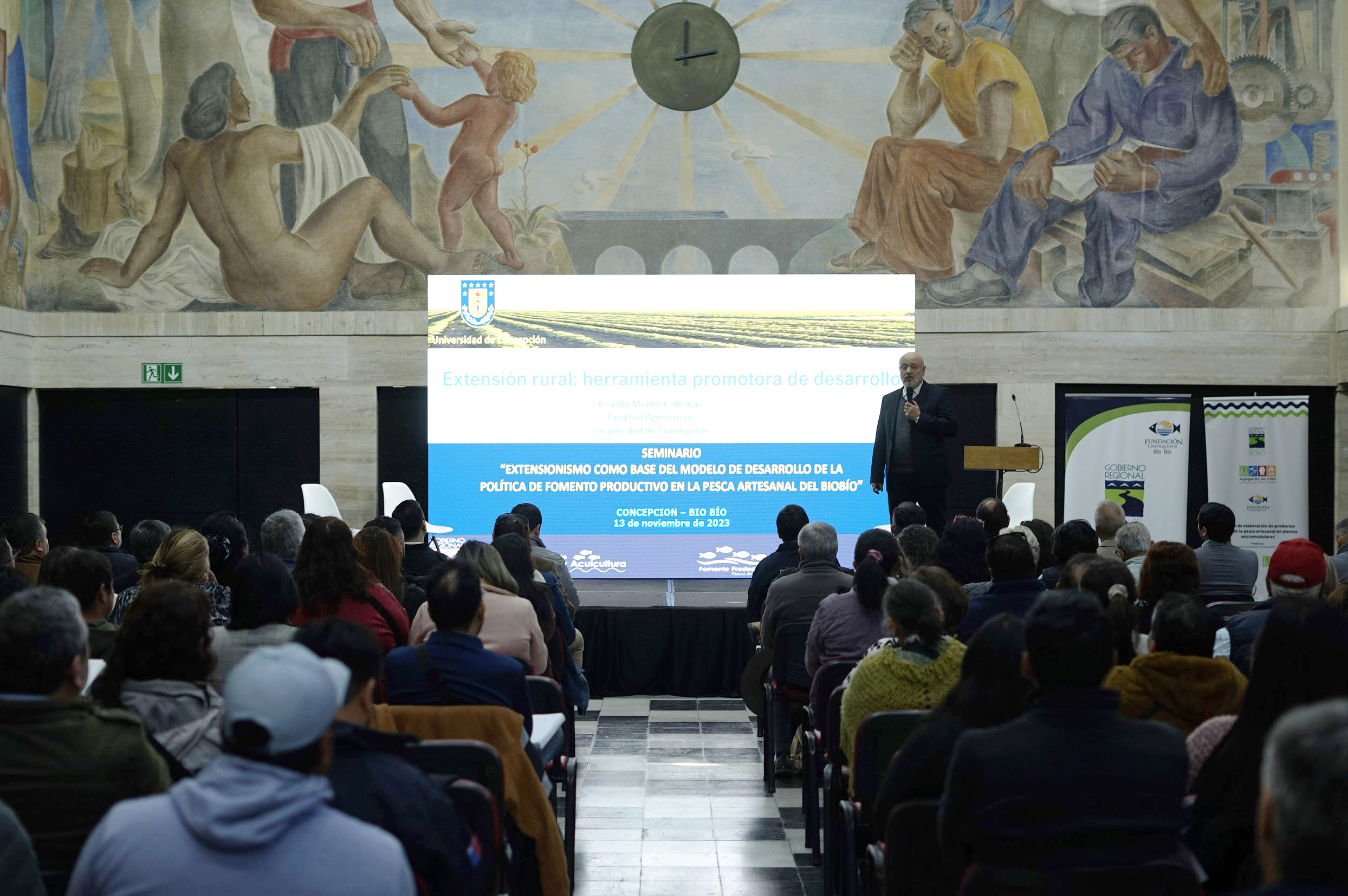 Seminario de extensionismo pesquero congregó a un centenar de asistentes en Concepción