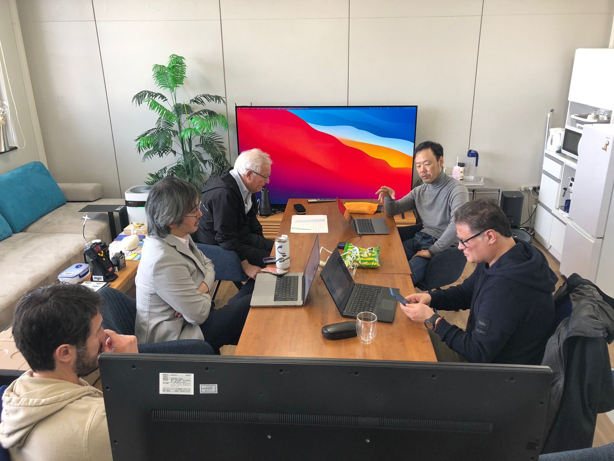 Académicos del IFOP se reúnen con investigadores de la Universidad de Hiroshima