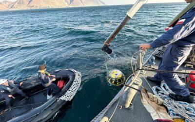 SHOA y Unidad Marítima «Antofagasta» instalaron nueva boya Triaxys en caleta Coloso